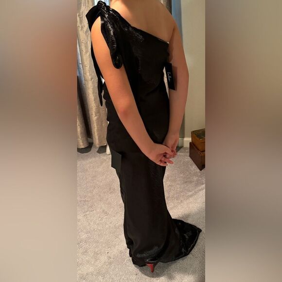 Lulus black glossy gothcore maxi full length one shoulder dress in xs cosplay - Picture 1 of 6